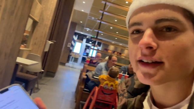 КАК БЕСПЛАТНО ПОКУШАТЬ В МАКДОНАЛЬДС | Помойка кормит смотреть онлайн