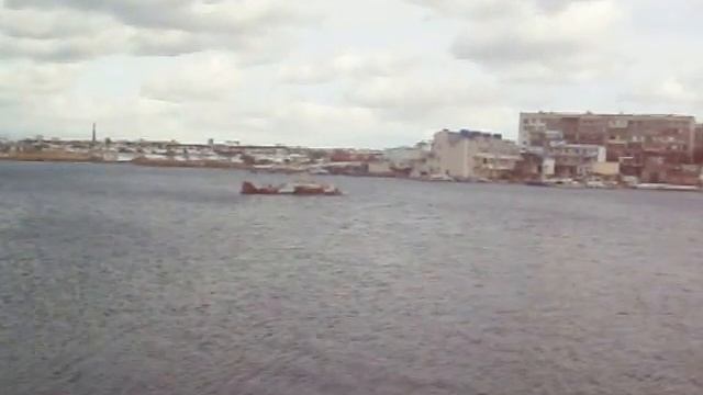 Подводная лодка села на мель... смотреть онлайн