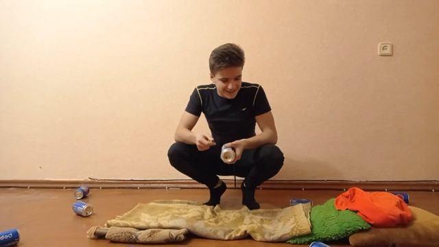 Отжимаюсь на банках из под Pepsi. Как высоко смогу подняться? смотреть онлайн