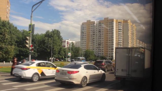 Пятничные вечерние пробки у "Кантемировской" на Пролетарском проспекте смотреть онлайн