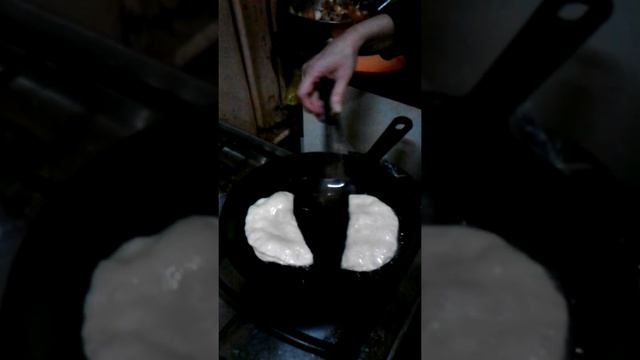 Как правильно жарить чебуреки смотреть онлайн
