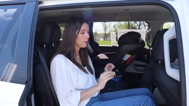 The 2022 Kia Carnival Has Entered the Chat | CAR MOM TOUR смотреть онлайн