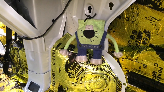 Решили сделать шумоизоляцию, так как владельцу Kia Cerato захотелось больше тишины в салоне смотреть онлайн