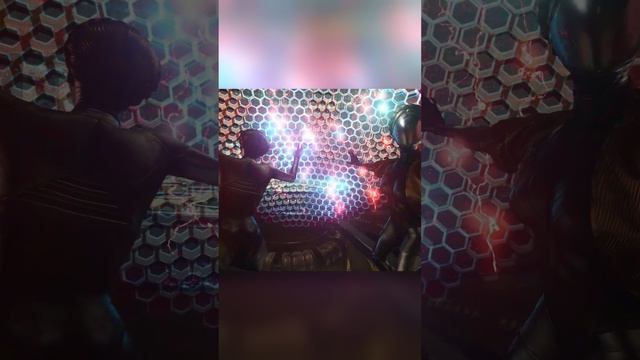 И снова они - шикарные попки роботов-близняшек смотреть онлайн