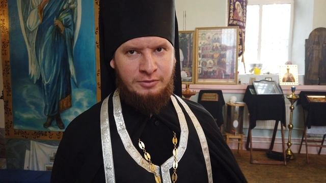 Мироточат напрестольный крест и много икон. Другие Чудеса фиксируют в тетрадь. Анонс смотреть онлайн