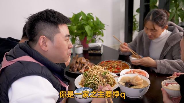 【超小厨】78元买三个腰花！四川爆炒酸辣腰花，又香又辣真解馋！ смотреть онлайн