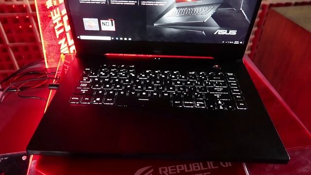 LAPTOP ASUS ZEPHYRUS PAKAI RYZEN | HARGANYA GAK BIKIN KERINGETEN | Hands On Asus Zephyrus GA502 смотреть онлайн