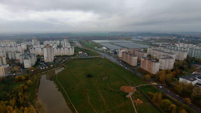 Выгуляли над Сухарево попугая 🖖🏻 смотреть онлайн