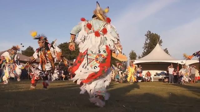 Squamish Nation Pow Wow 2011 FULL REGALIA First Nations Native Dance in Vancouver смотреть онлайн