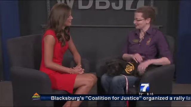 Meteorologist Lindsey Anderson - Pet Stories Segment смотреть онлайн