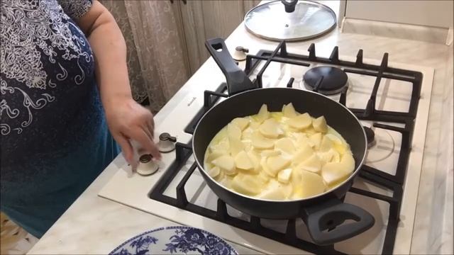 Молодой картофель, тушёный в молоке. смотреть онлайн