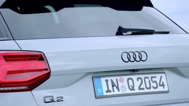 The new Audi Q2 Exterior Design in Arrow gray смотреть онлайн
