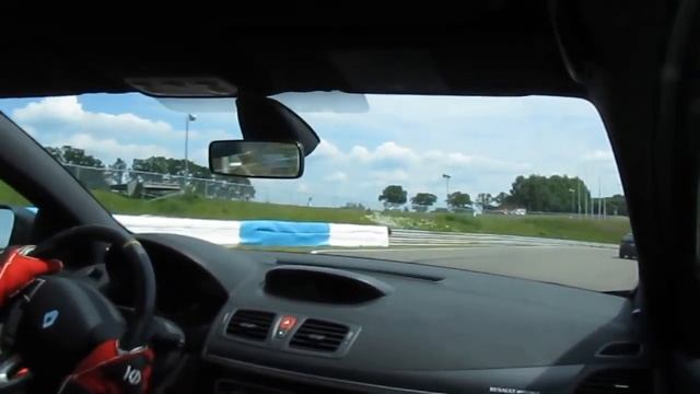 Megane RS Cup at Knutstorp, pt 4 смотреть онлайн