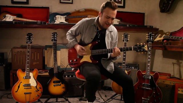 Seth Cook plays a 1960 Epiphone Coronet смотреть онлайн