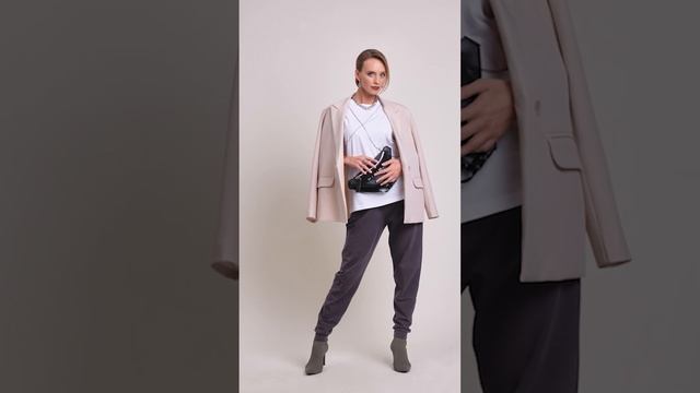 ИЗЫСКАННЫЙ САПФИР. Дневник Стилиста #shorts #сапфир #ювелирныйсапфир #ювелирныеукрашения #ювелирочк смотреть онлайн