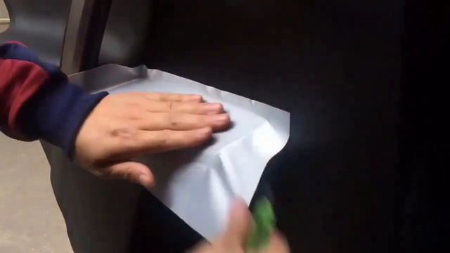 КАК Я КЛЕИЛ ВИНИЛ НА БМВ. САМОКЛЕЮЩАЯСЯ ПЛЕНКА ПОД ХРОМ С АЛИЭКСПРЕСС смотреть онлайн
