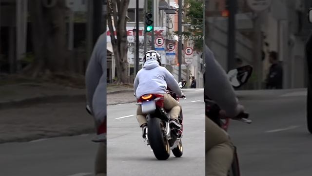 Honda CBR 1000RR Fireblade Acceleration with Akrapovic Exhaust! #BikersBR смотреть онлайн