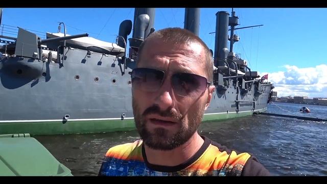 Бахнуть из пушки крейсера Аврора. Матросы-алкаши. Буддийский Храм. Инстинкт самосохранения в Питере смотреть онлайн