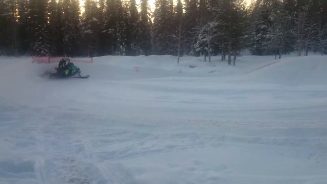Skoter på crossbanan i Blattnicksele 2016. смотреть онлайн