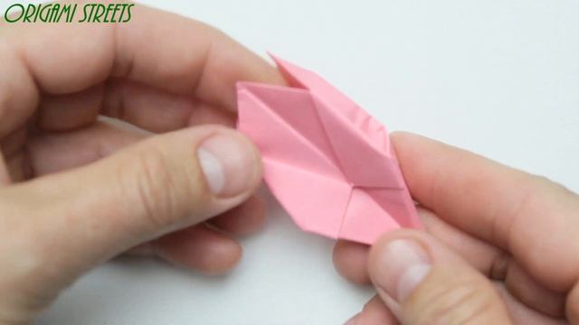 Как сделать цветы из бумаги. Тюльпаны из бумаги. Цветы из бумаги. смотреть онлайн