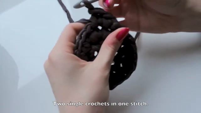 Вязание крючком. Вязаная корзинка своими руками. DIY crochet basket tutorial смотреть онлайн
