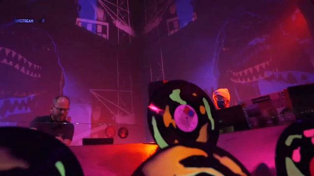 Harry Klein Livestream w/ Oliver Huntemann & TPS Nostromo смотреть онлайн