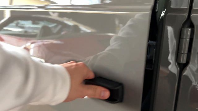 Mercedes G63 AMG (585hp) - Interior and Exterior Details смотреть онлайн