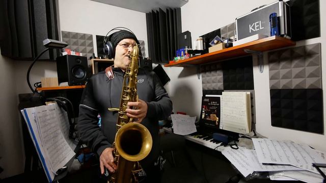 Killer Joe (B. Golson) with soprano and tenor Conn смотреть онлайн