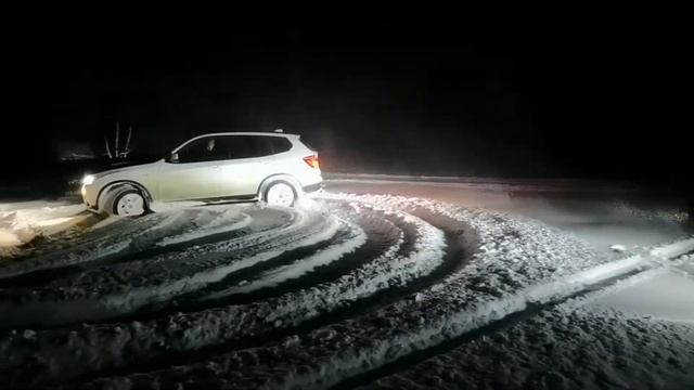 BMW X3 F25 drift Snow game with ease смотреть онлайн