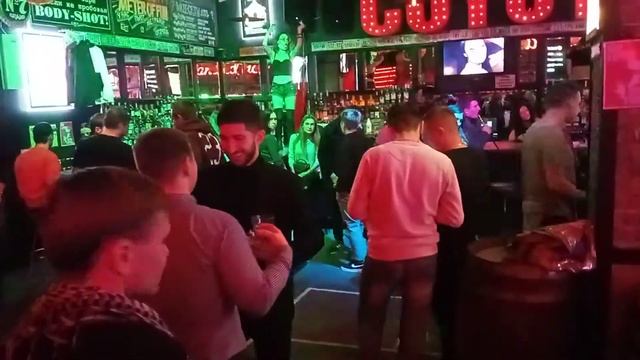 ночной клуб гадкий койот в Москве смотреть онлайн