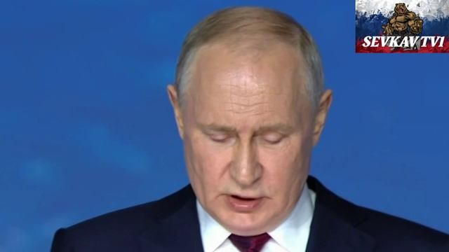 Поздравил Президент России Владимир Путин во время выступления на МЭФ. смотреть онлайн
