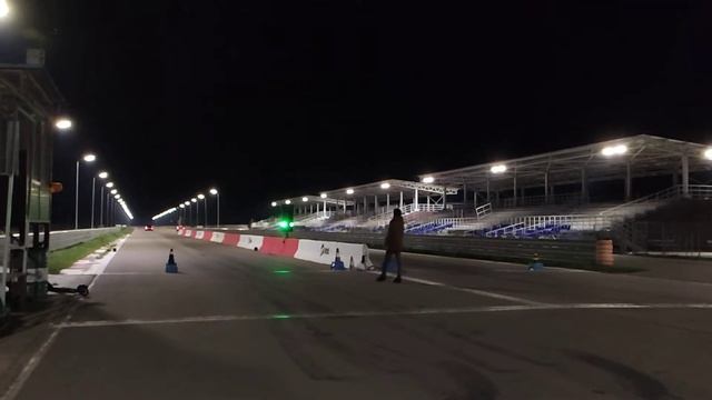 Volvo 850 Turbo vs MB-CLS смотреть онлайн