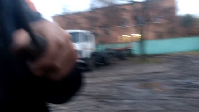 Последний день ремонта , грузимся на трал, проехали надо мной! смотреть онлайн