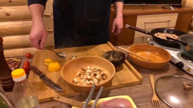 Как приготовить салат цезарь простой рецепт. Салат цезарь с курицей и сыром смотреть онлайн