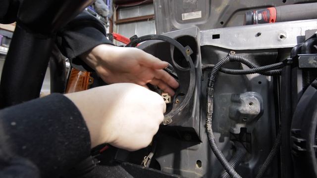 Installing PROJECTOR 7in Headlights On Hummer H3 - KC Gravity Pros смотреть онлайн