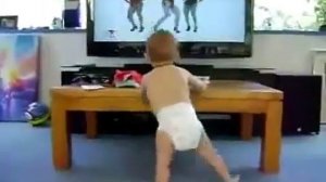 зажигательный танец малыша в подгузнике под Beyonce