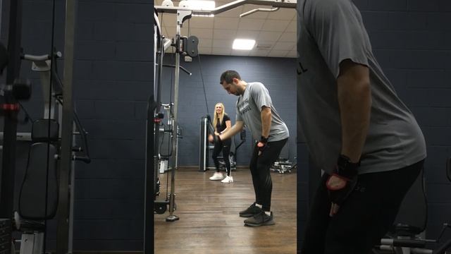 Общий МЦ6 Д2 Жим книзу на блоке 1-й рукой обратным хватом смотреть онлайн