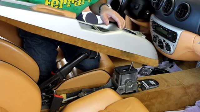 Scuderia Audio Ferrari 360/430 Center Console Removal смотреть онлайн
