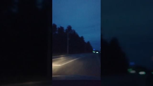 Еду #еду #катится #вдороге #вдорогу #ночь #еду (720p)