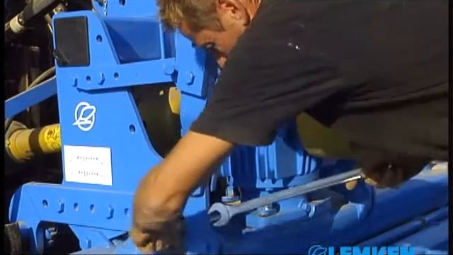 Изменение направление вращения рабочих органов бороны ZIRKON от LEMKEN смотреть онлайн