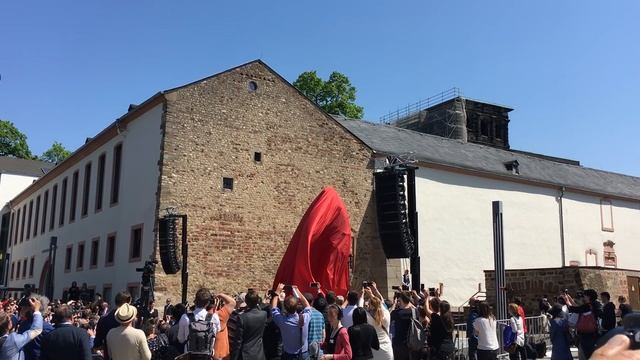 Karl-Marx-Statue In Trier Enthüllt