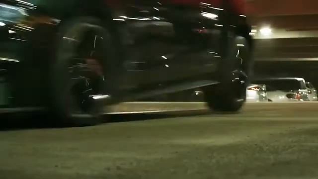The Exclusive Molly McQueen Car Parking Spot Chase смотреть онлайн