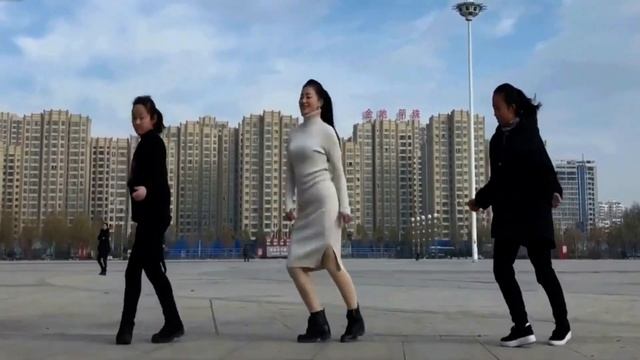 ♫♪?? Красотка ?? ЦинЦин ??Square Dance???Сингарелла?Вилли Токарев?MUTUAL AUTOGRAPH ♪? ??????♫♪? ??? смотреть онлайн