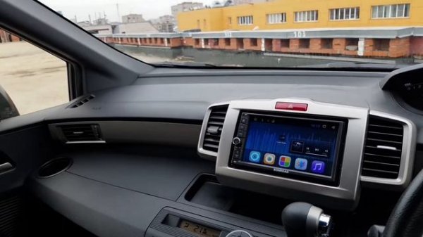 Honda Freed Spike. Первый нормальный обзор.