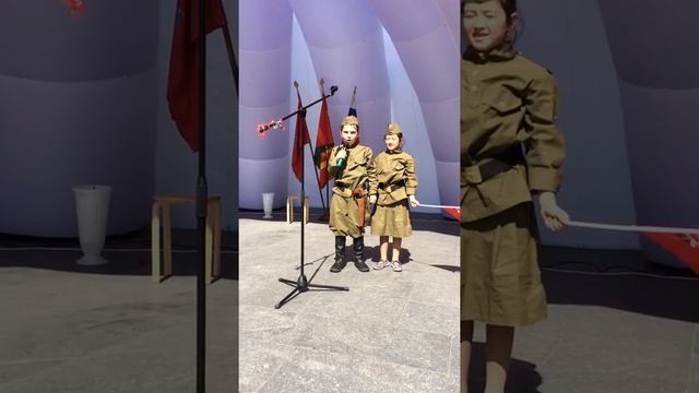 Миша 6 лет читает душевный стих до слез смотреть онлайн