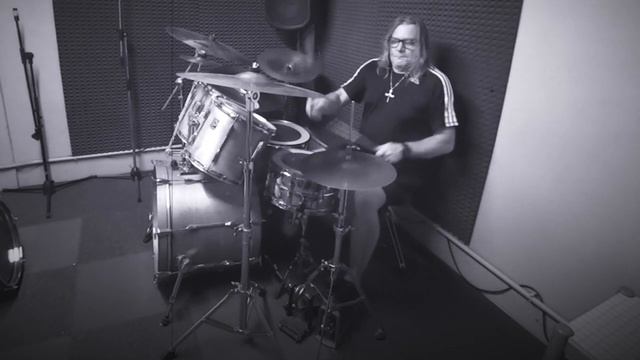 Lady Gaga Bad Romance drum cover by Luca Pagliari смотреть онлайн