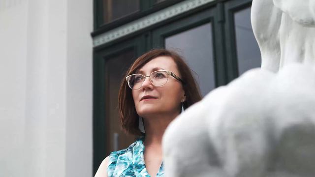 Посмотрев в ее глаза поняла, что она ее единственный шанс на спасение смотреть онлайн