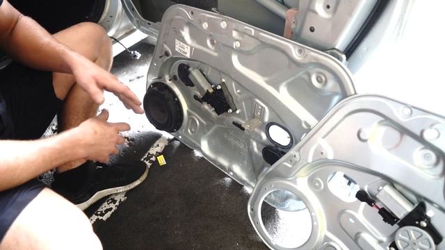 How To Replace A Hyundai I30 Window Regulator And Motor | Parts Factory Australia