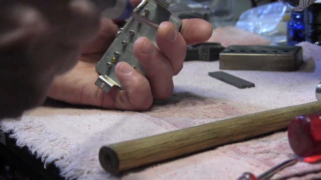 How To tear down and Change Magnet in a Humbucker Guitar Pickup смотреть онлайн