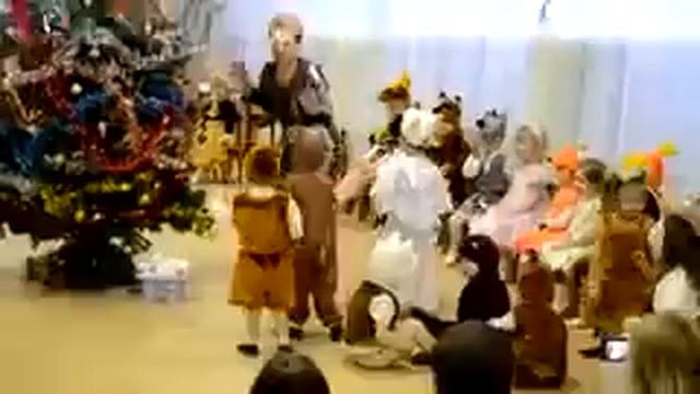 Танец медвежат.avi смотреть онлайн